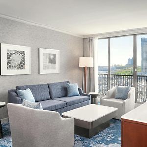 Junior 1 Bedroom Suite 1 King Sofa Bed